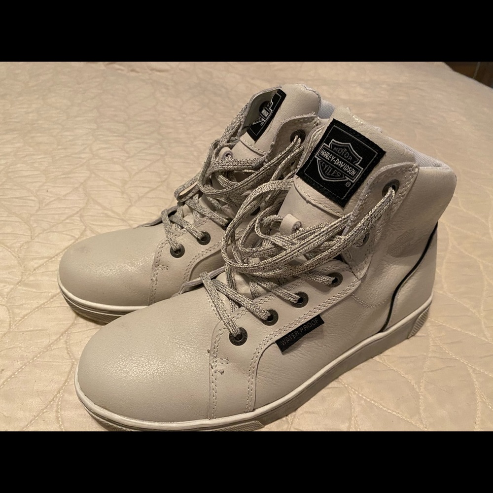 Harley Davidson size 8 1/2 boots.